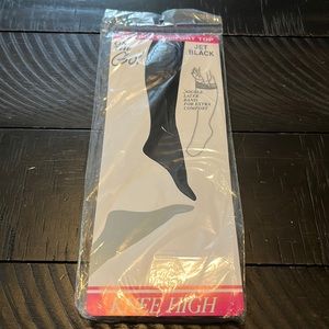 NWT Free w/Bundle On The Go Comfort Top Knee High Jet Black Tights Pantyhose
